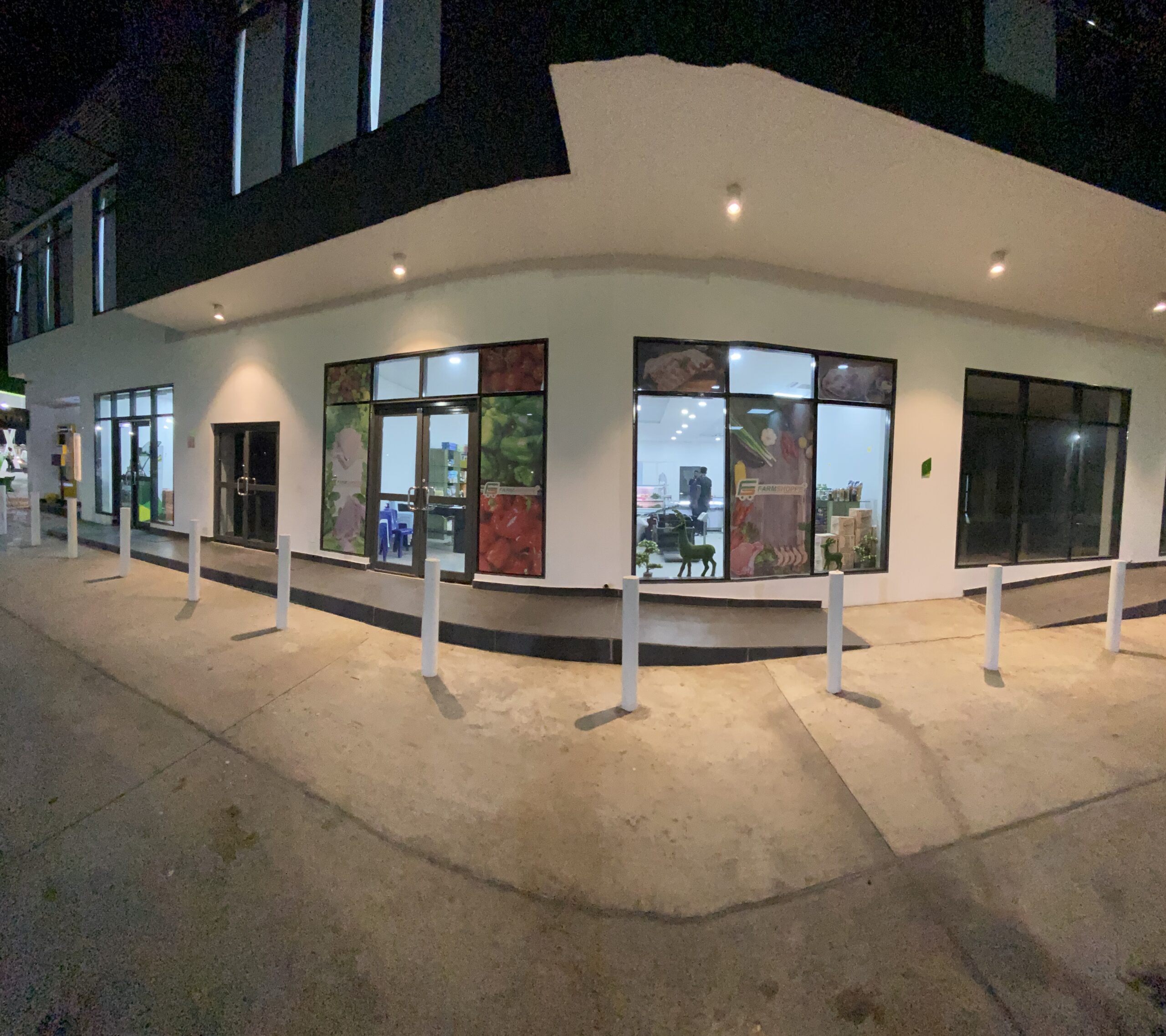 STOREFRONT FOR FARMSHOPPE